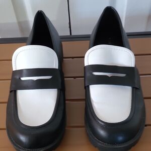 Sincerely Jules Elegant Black Loafers. Size 7.5M, Never Worn